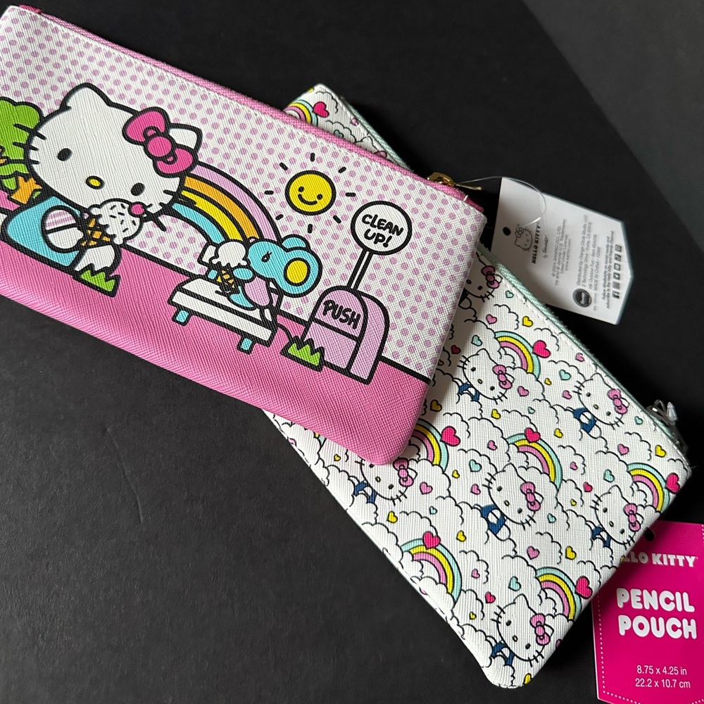 Set of two Hello Kitty pencil pouches with zipper closures🎀 - Picture 5 of 7